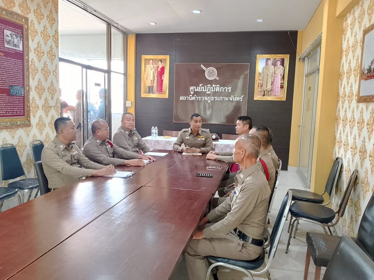 ประชุมชี้แจงและให้ข้อมูลเพื่อแต่งตั้งคณะทำงานดำเนินการในการขับเคลื่อนและกำกับติดตามการประเมินคุณธรรมและความโปร่งใสในการดำเนินงานของหน่วยงานภาครัฐ(Integrity & Transparency Assessment : ITA) ของสถานีตำรวจภูธรเกาะจันทร์ ครั้งที่ ๑ /๒๕๖๘